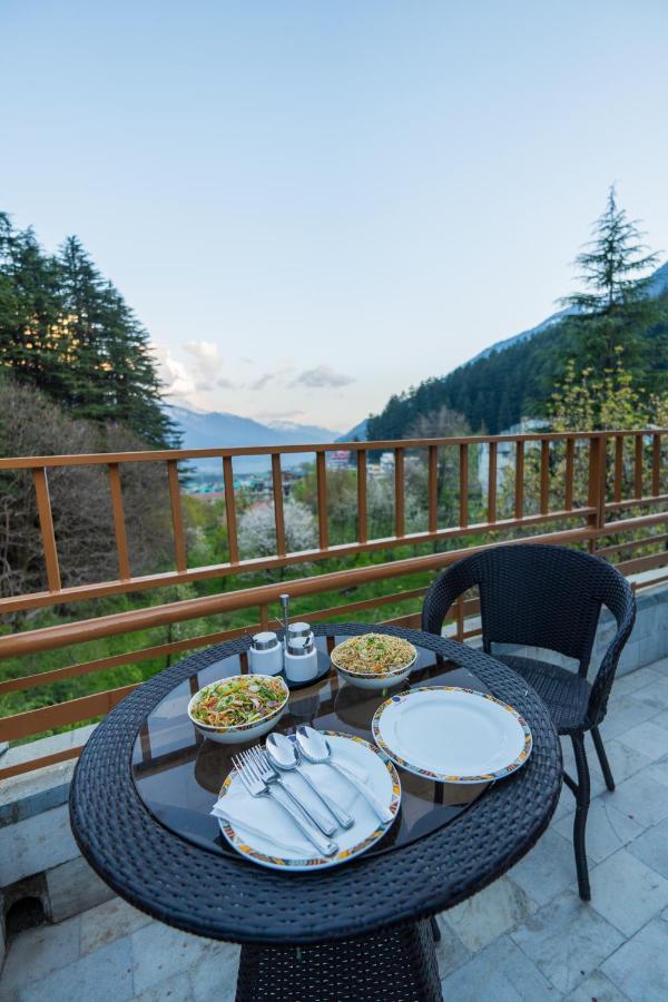 Holiday Home International -Vivaan Stays Манали Экстерьер фото