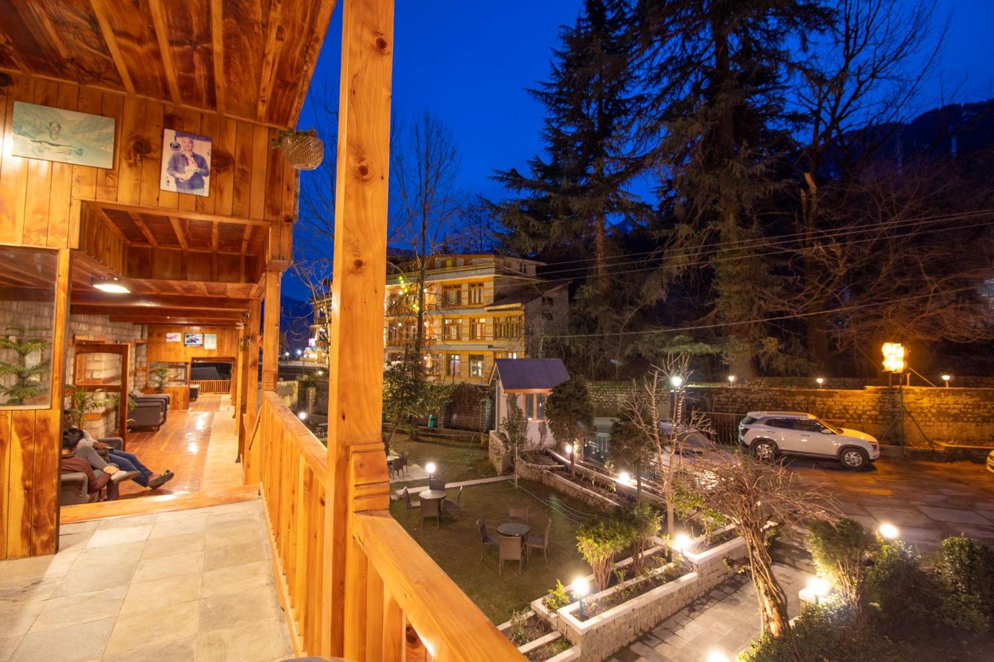 Holiday Home International -Vivaan Stays Манали Экстерьер фото