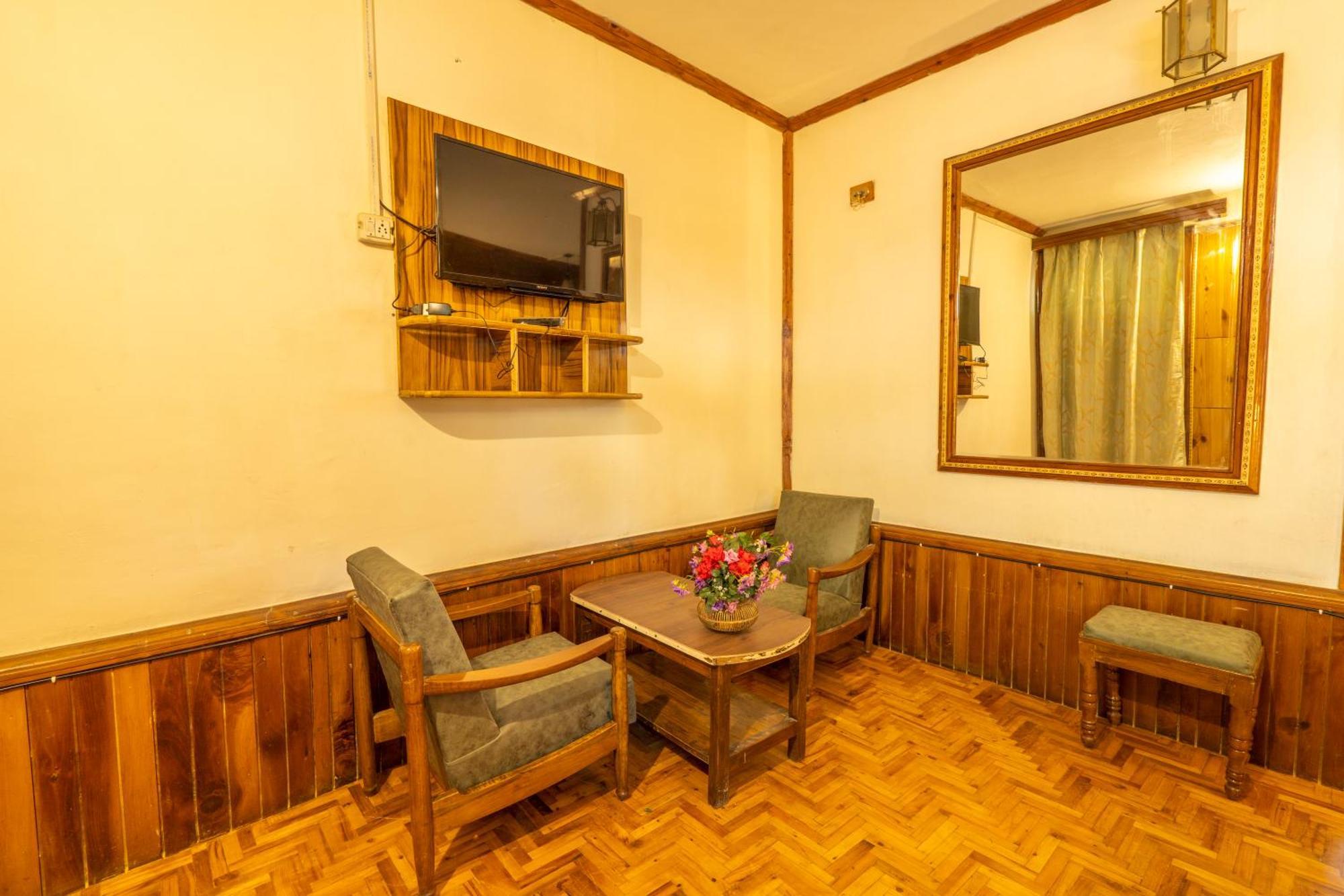 Holiday Home International -Vivaan Stays Манали Экстерьер фото